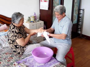 男子每日午休坐地铁为妻子烹饪，荣获感人故事奖