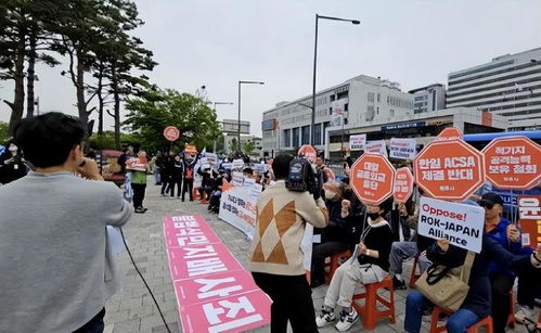 韩上万民众雨中集会要求释放尹锡悦